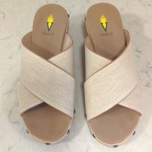 Volatile tan sandals